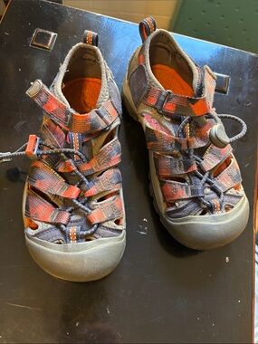 Keen Kids Closed-Toe Sandals in Orange and Gray